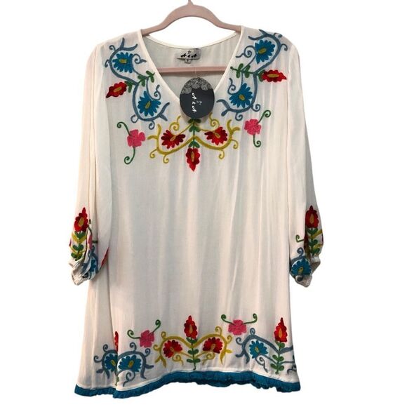 A & A Tops - A & A Women’s Top White Floral Embroidered Tunic 3/4 Sleeves New with Tag